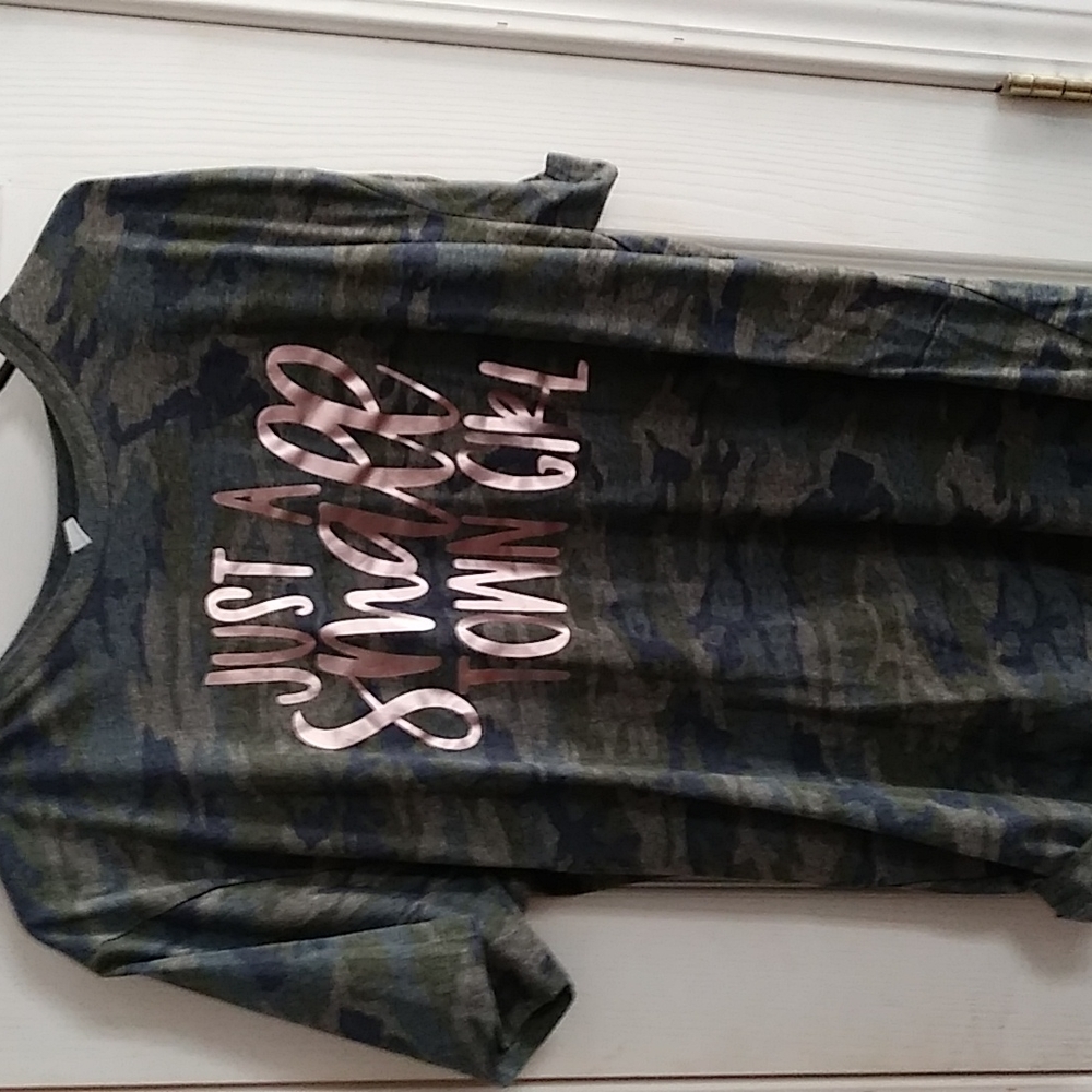 Very cute camo tee